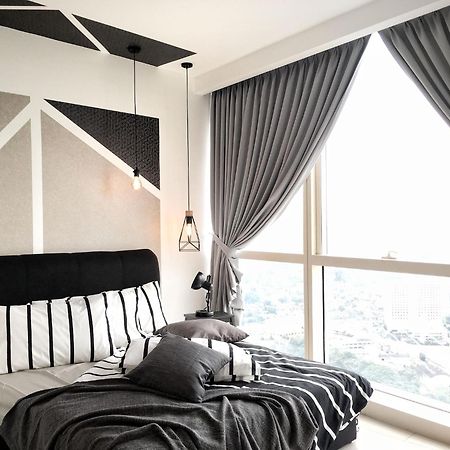 Pinnacle Pj @ Penguin Homes Petaling Jaya Exterior photo