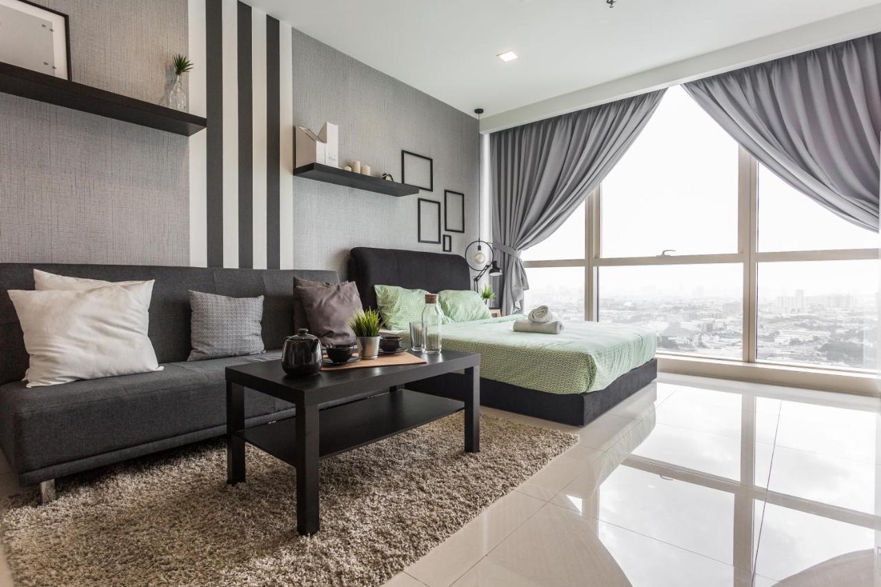 Pinnacle Pj @ Penguin Homes Petaling Jaya Exterior photo