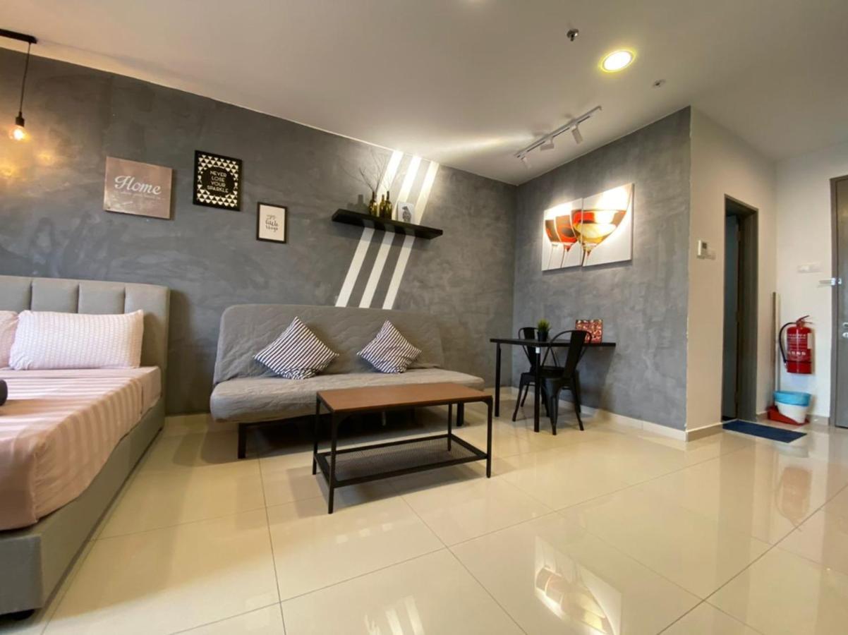 Pinnacle Pj @ Penguin Homes Petaling Jaya Exterior photo
