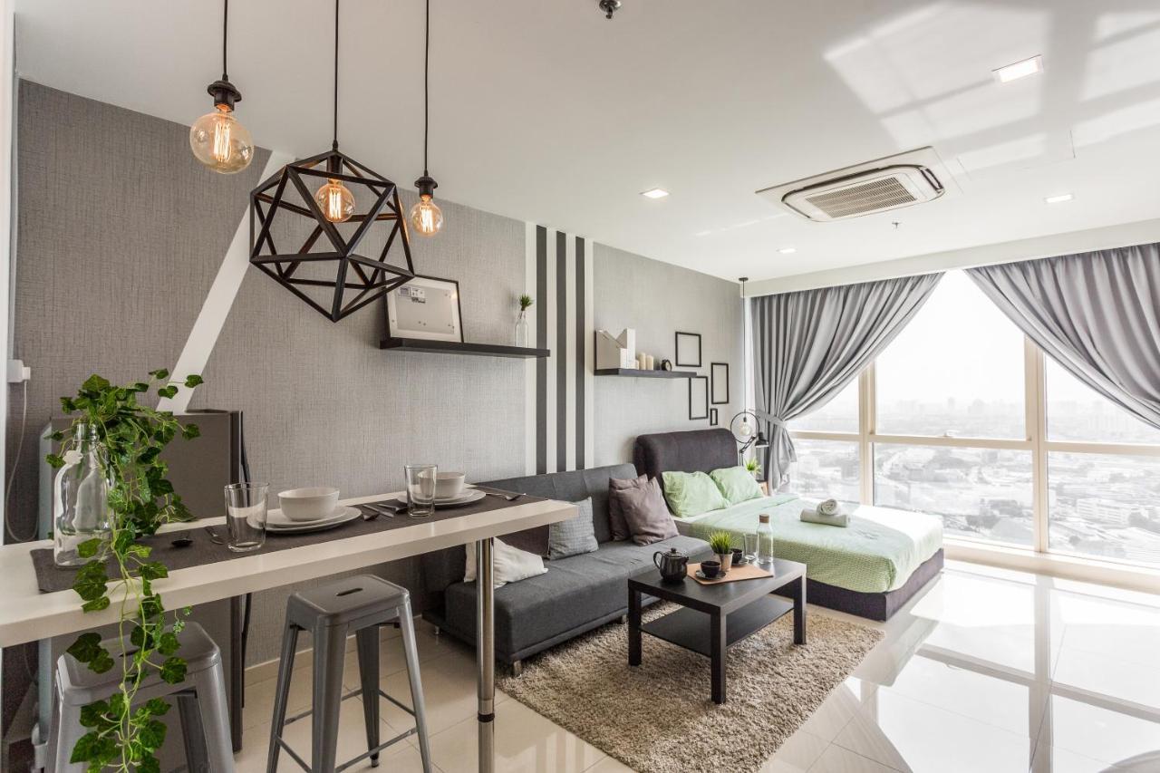 Pinnacle Pj @ Penguin Homes Petaling Jaya Exterior photo